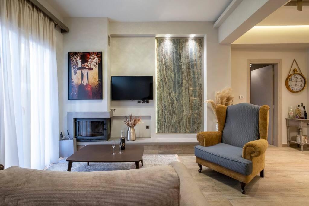 Maison De Luxx A10, Cozy Apartment With Garden In Larissa Exterior foto