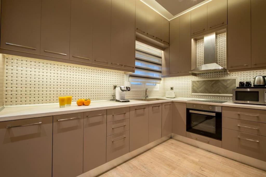 Maison De Luxx A10, Cozy Apartment With Garden In Larissa Exterior foto
